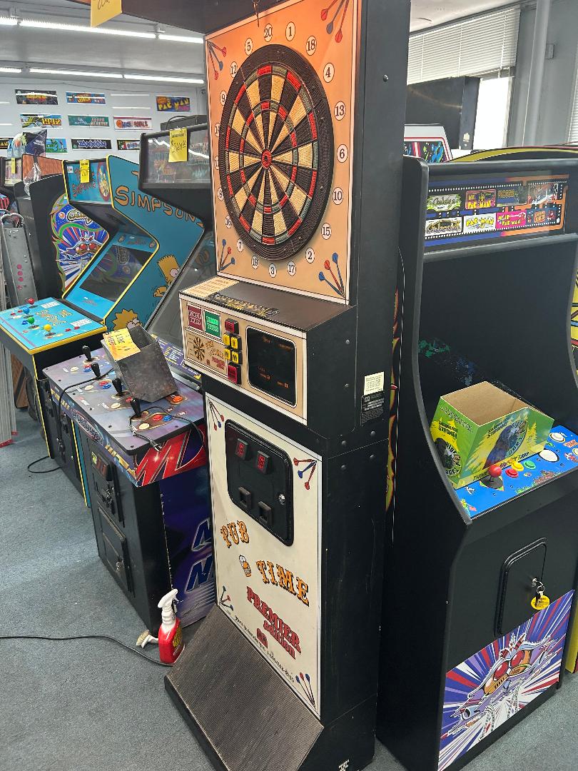 really nice condition dart board..